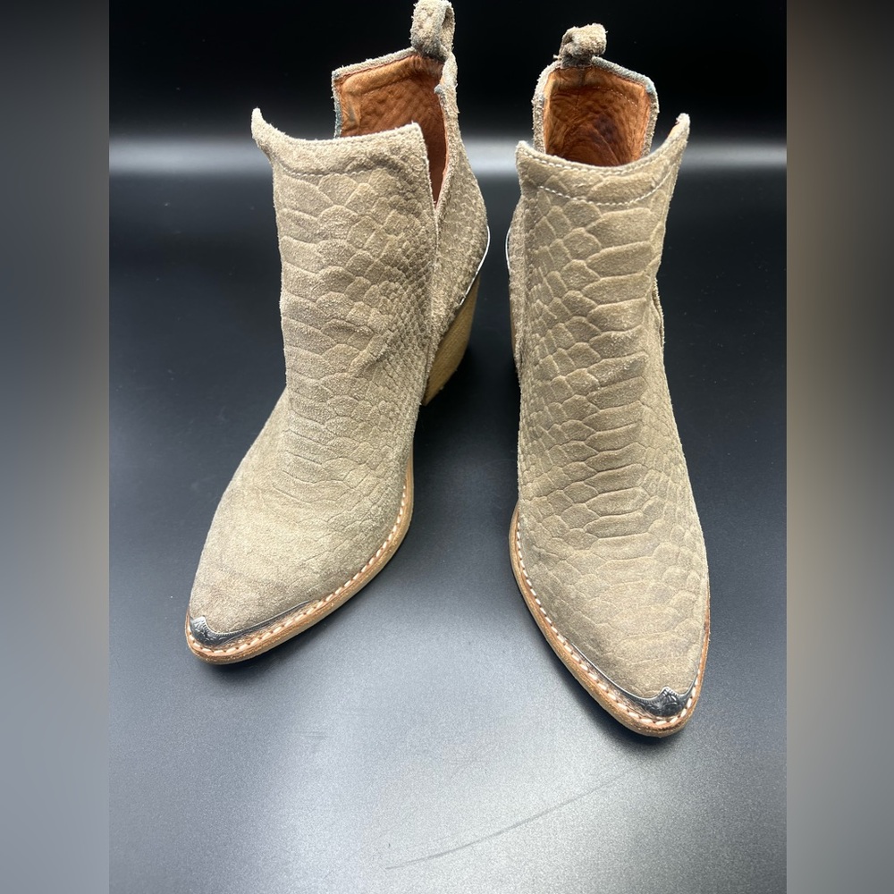 Jeffrey Campbell Cromwell Gray Snake Suede Leather Ankle Boots Bootie Size 6.5